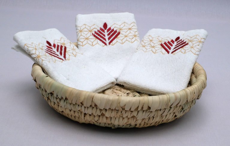 Hand Towel Burgundy _ Gold - EGP 30_P(1)